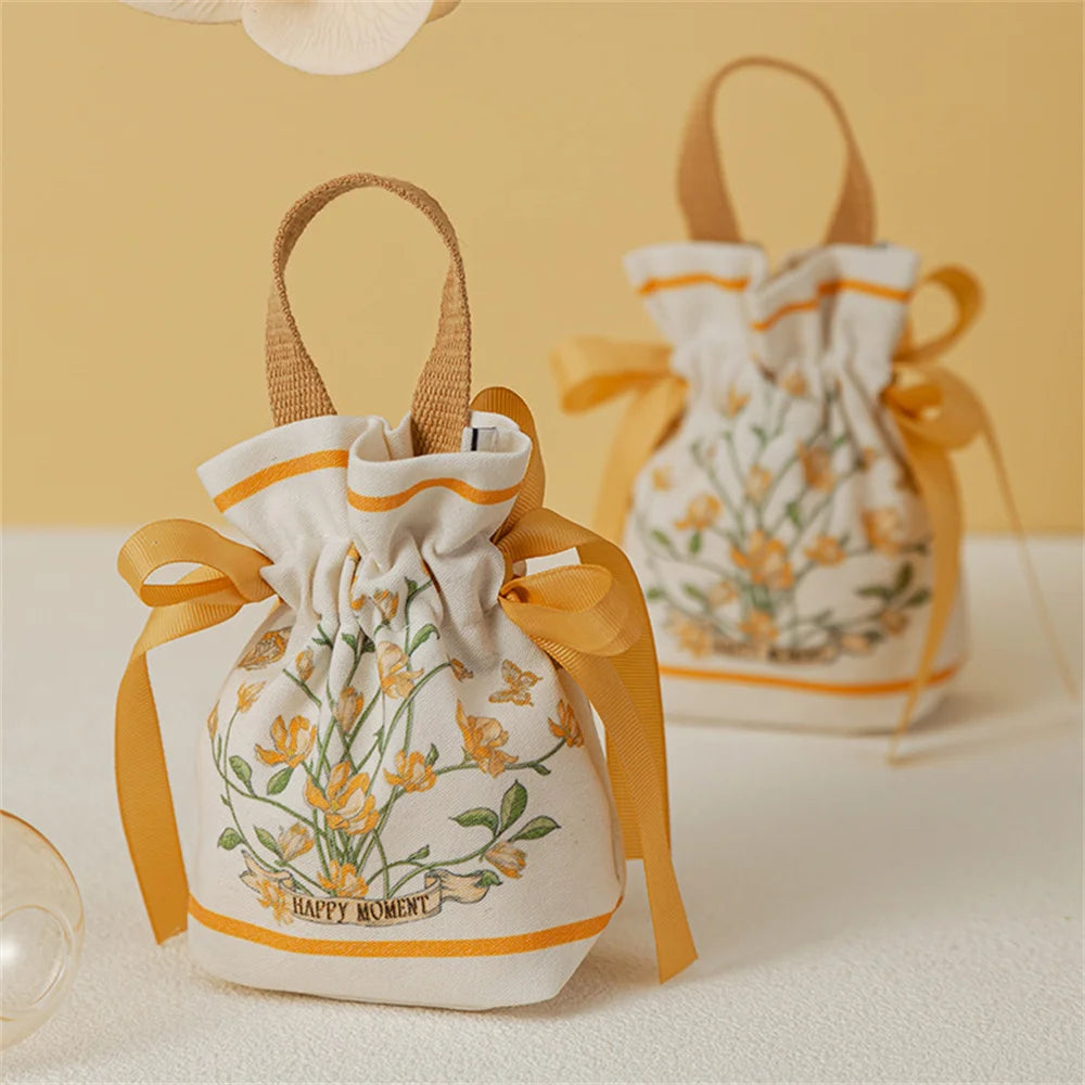 Retro Flower Handheld Candy Bags Wedding Gifts Packing Bags Portable Drawstring Candy Storage Bags Wholesale New 2024