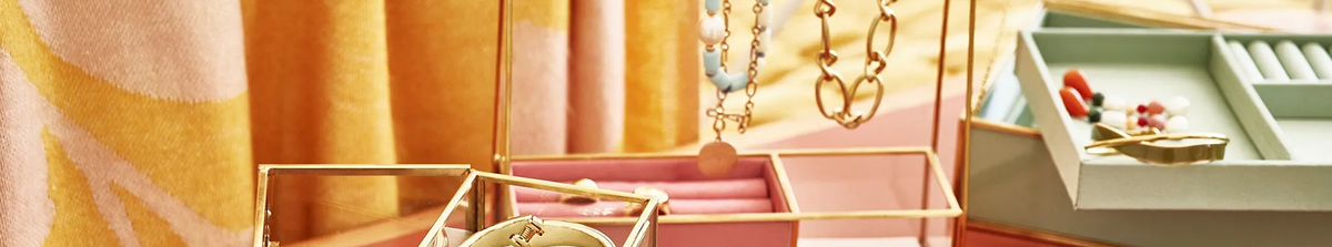Jewelry, Boxes & Holders
