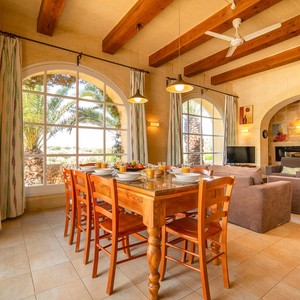Snip Farmhouse