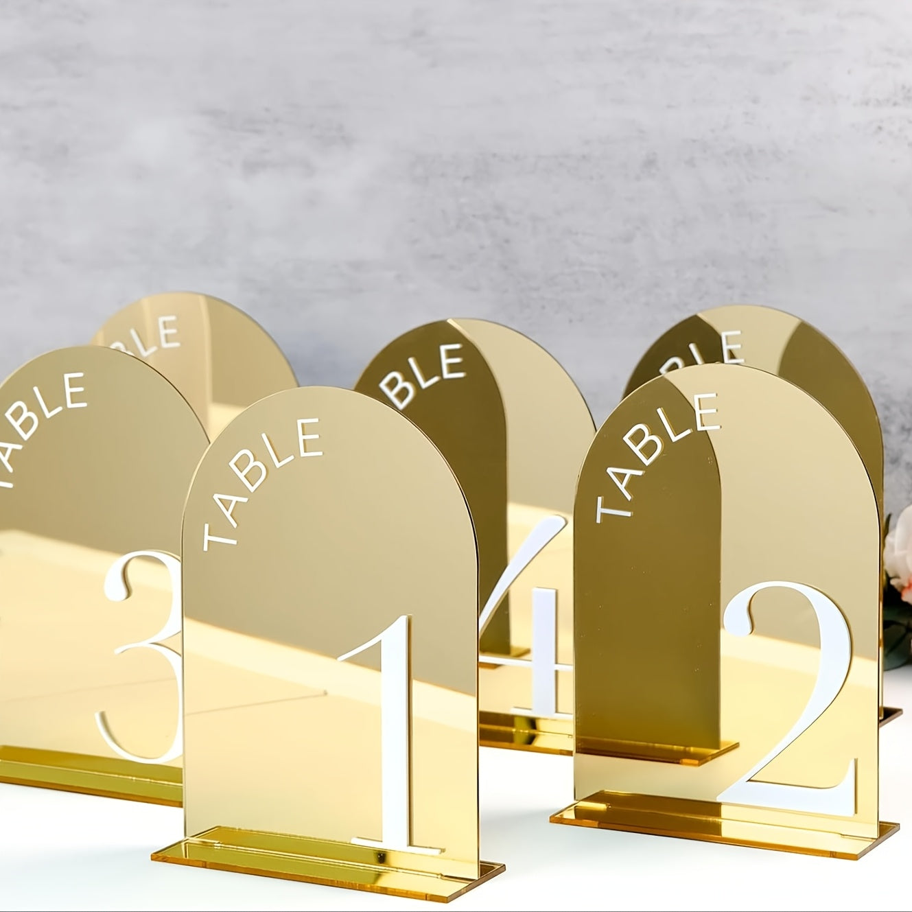 Golden Arch-Shaped Number Table Sign 1-10 with Stand – 10cm x 15cm Acrylic Desktop Holder Featuring Elegant Typography,