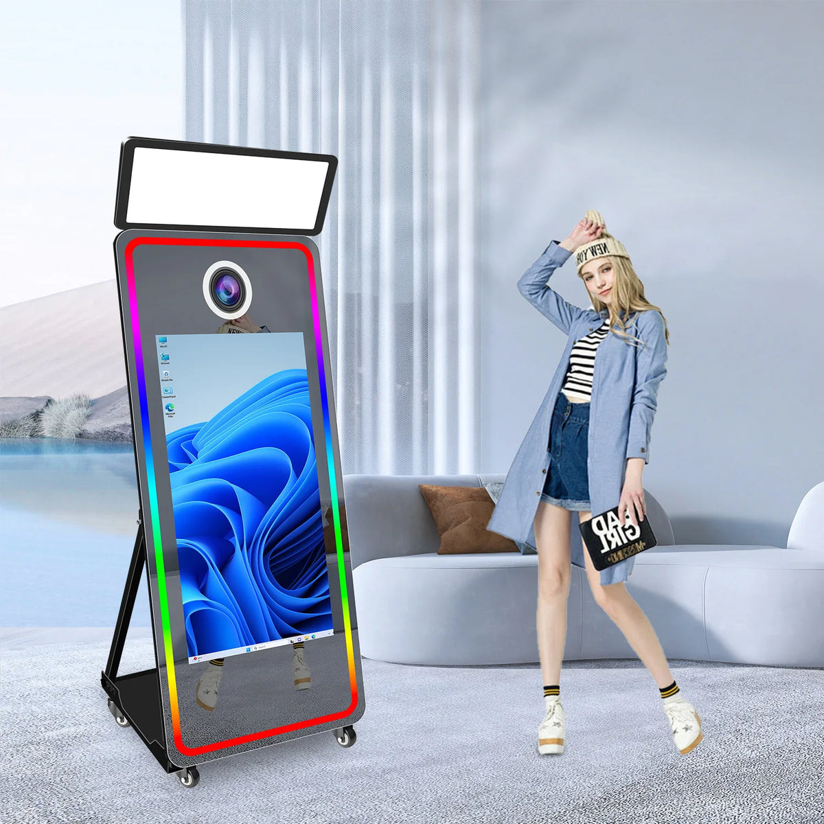 Selfie Digital Mirror Photo Booth With 32/43 Inches Touch Screen Magic Mirror Photobooth Machine for Wedding Party