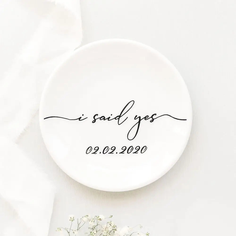 Personalized Trinket Dish Bridal Shower Gift for Her Wedding Engagement Couple Jewelry Tray Round Ring Holder Plate Wedding Deco