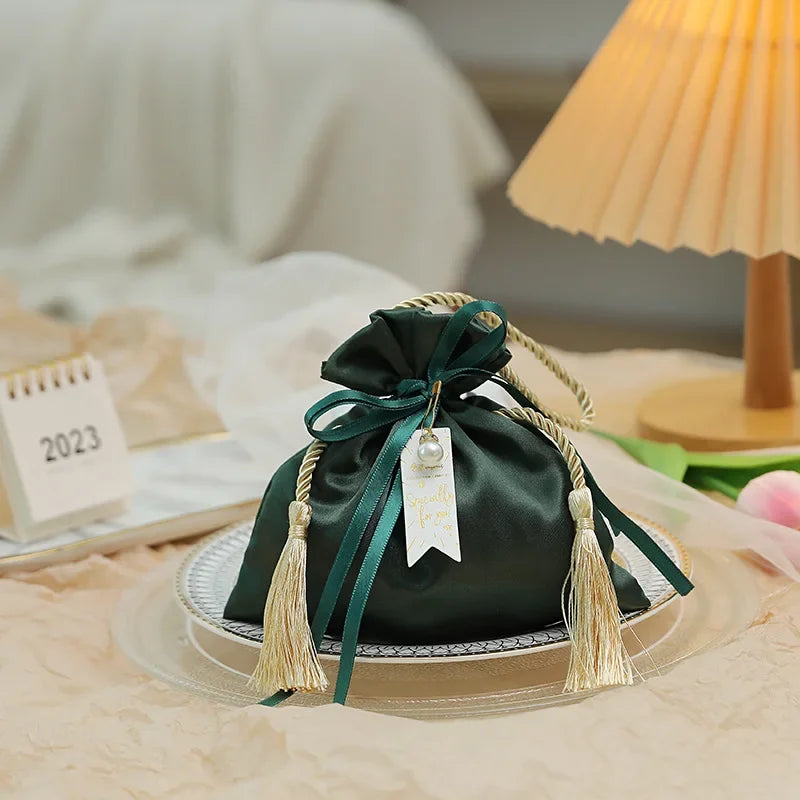 Luxury Packing Drawstring Velvet Pouch Sachet Gift Bag For Jewelry Wedding Candy Boxes With Pearl String Decor Favors Bags