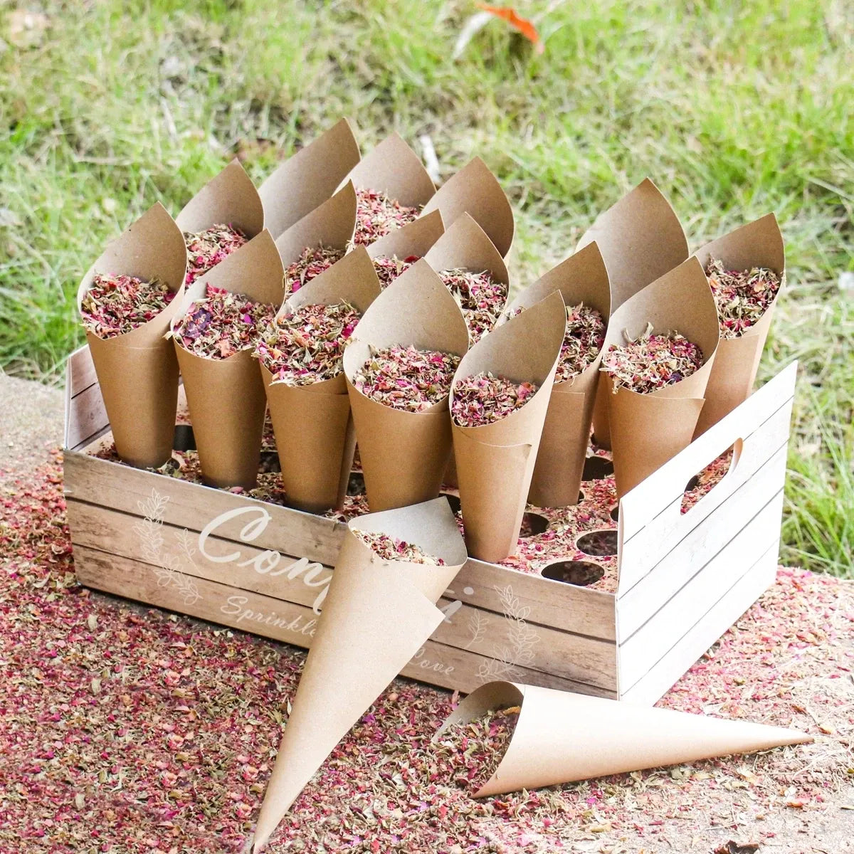 Wedding Kraft Paper Tray Confetti Cone Stand Box Tray For Wedding Decoration Flower Confetti Cones Rustic Wedding Paper Holder