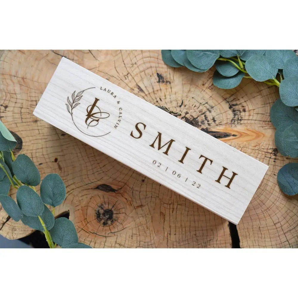 Personalised Wooden Wine Box Wedding Decoration Engraved Lettering Gift Portable Clamshell Solid Wood Champagne Bottle Box