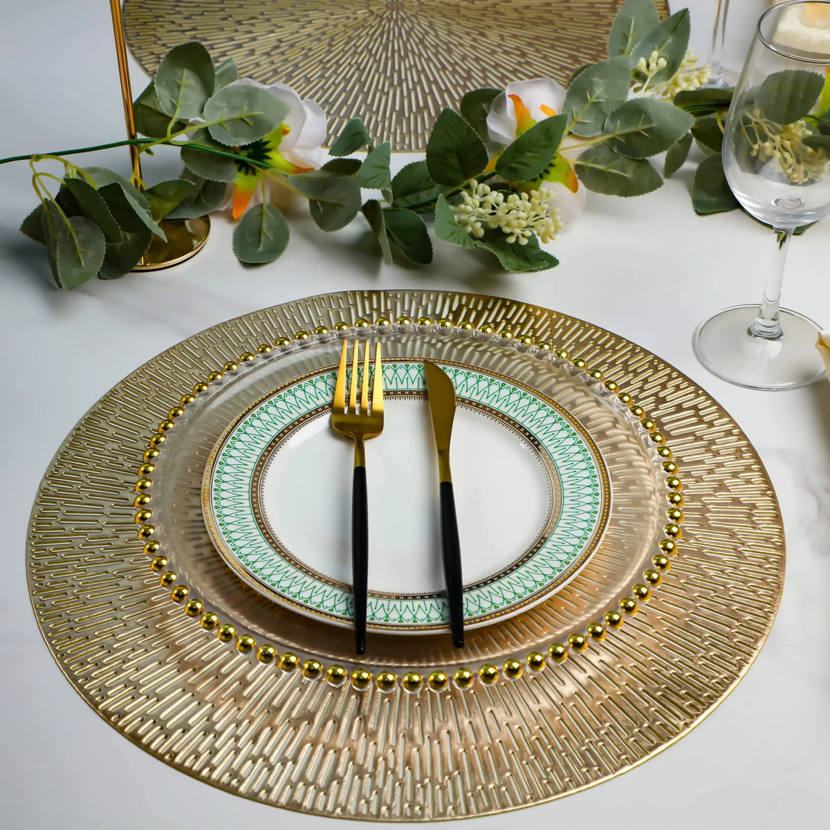 Round Placemats Gold Metallic Set of 6 Vinyl Placemats 15in ,Easy Clean Wipeable Non-Slip Stain Heat Resistant Table Place Mats