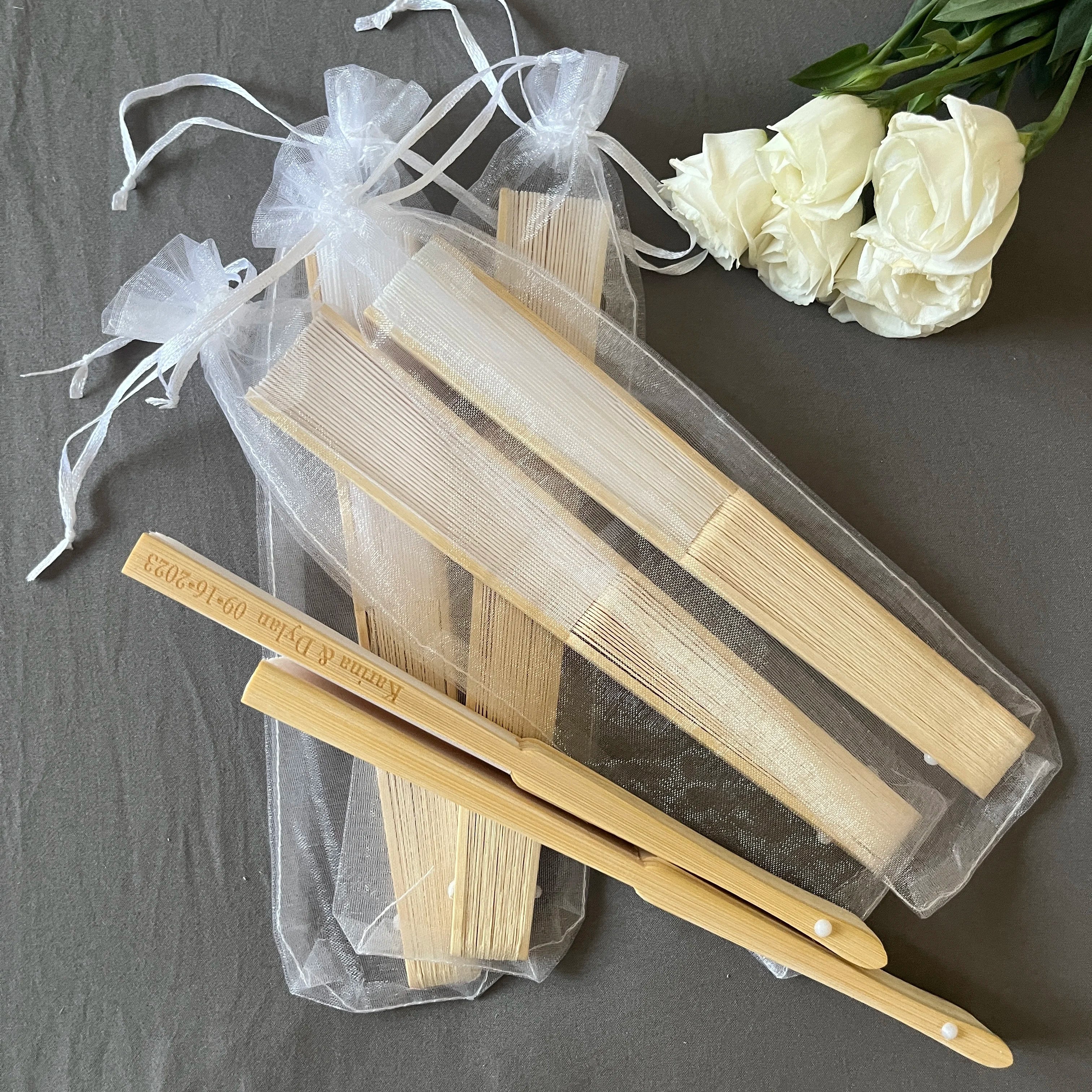20/90 Personalized Engraved White Folding Elegant Silk Hand Fan with Gift bag with organza & Portable Party Wedding Supplies