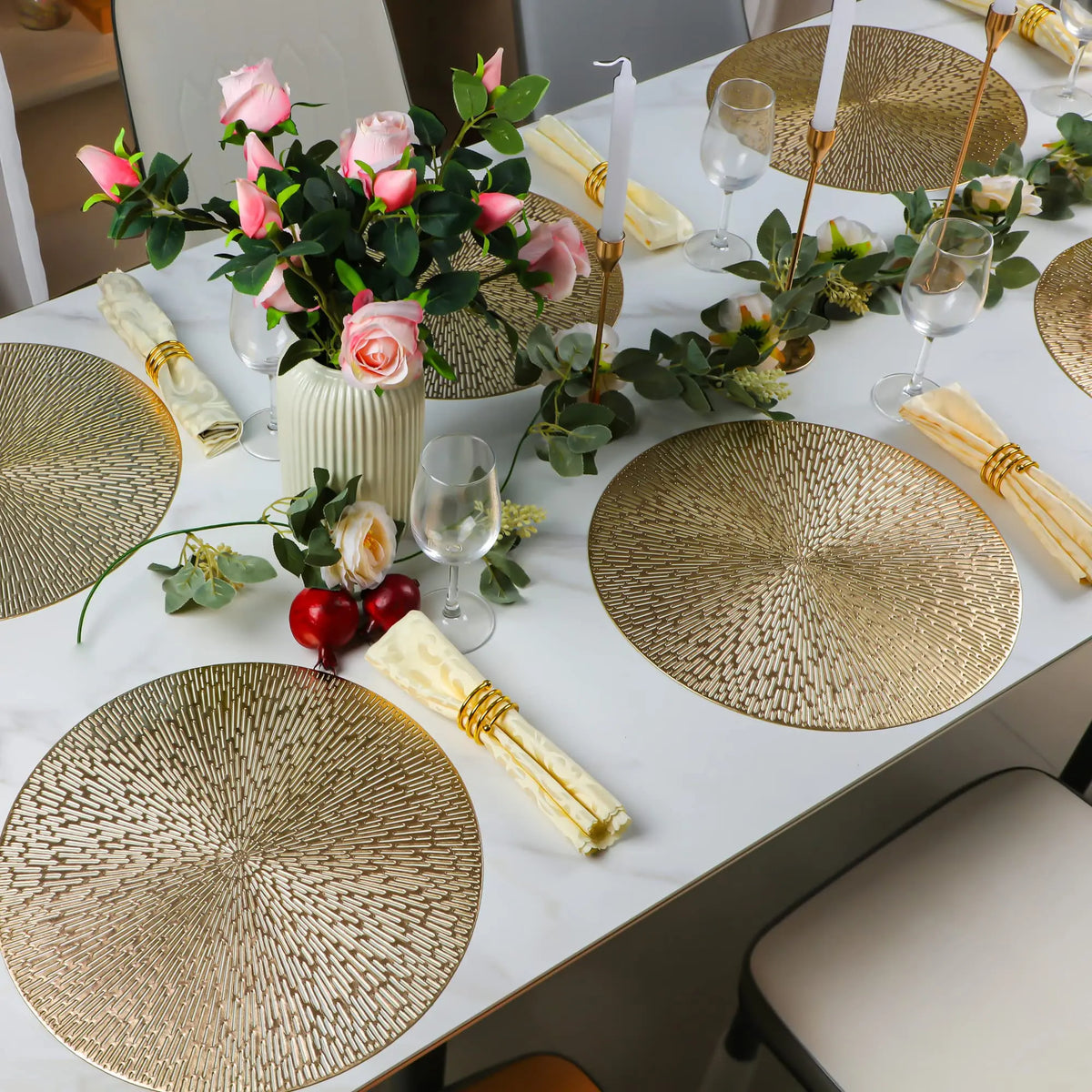 Round Placemats Gold Metallic Set of 6 Vinyl Placemats 15in ,Easy Clean Wipeable Non-Slip Stain Heat Resistant Table Place Mats