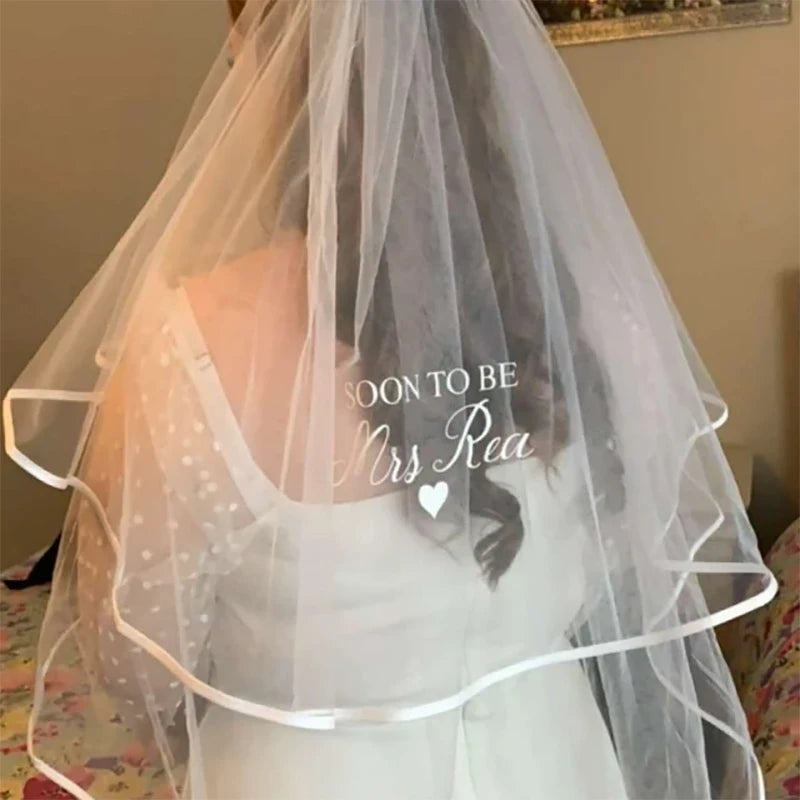 Personalised Soon to be Mrs (Your Name white short Veil Bachelorette Hen Party bridal shower Wedding decoration Bride to Be gift