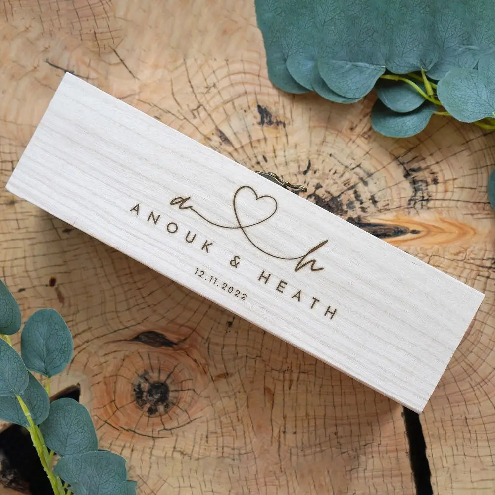 Personalised Wooden Wine Box Wedding Decoration Engraved Lettering Gift Portable Clamshell Solid Wood Champagne Bottle Box