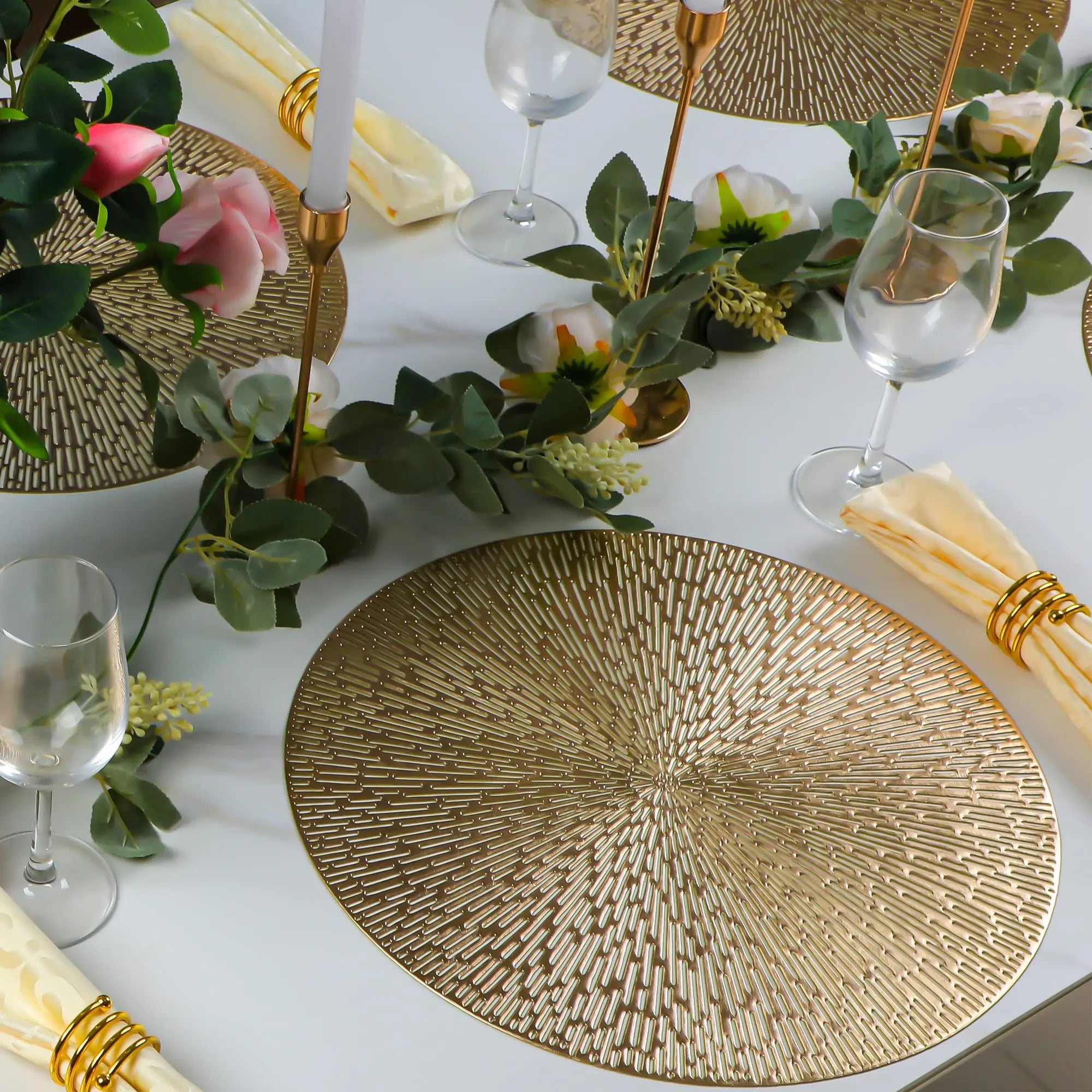 Round Placemats Gold Metallic Set of 6 Vinyl Placemats 15in ,Easy Clean Wipeable Non-Slip Stain Heat Resistant Table Place Mats