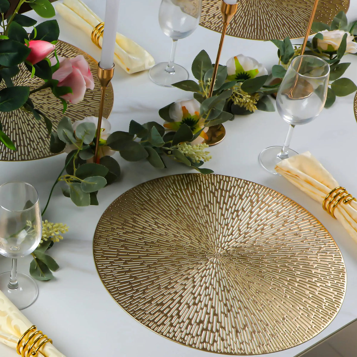 Round Placemats Gold Metallic Set of 6 Vinyl Placemats 15in ,Easy Clean Wipeable Non-Slip Stain Heat Resistant Table Place Mats