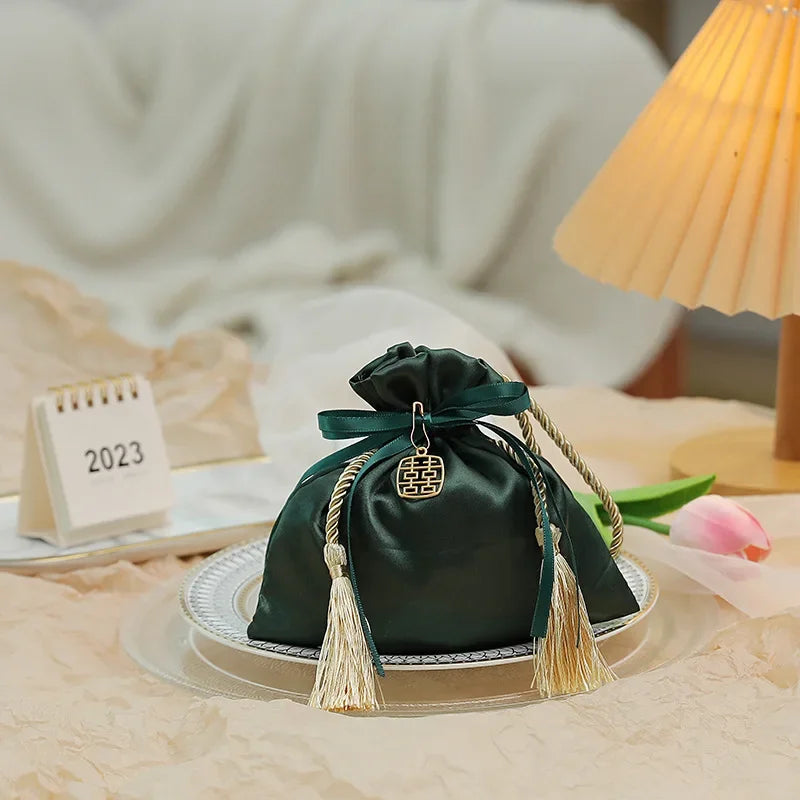 Luxury Packing Drawstring Velvet Pouch Sachet Gift Bag For Jewelry Wedding Candy Boxes With Pearl String Decor Favors Bags