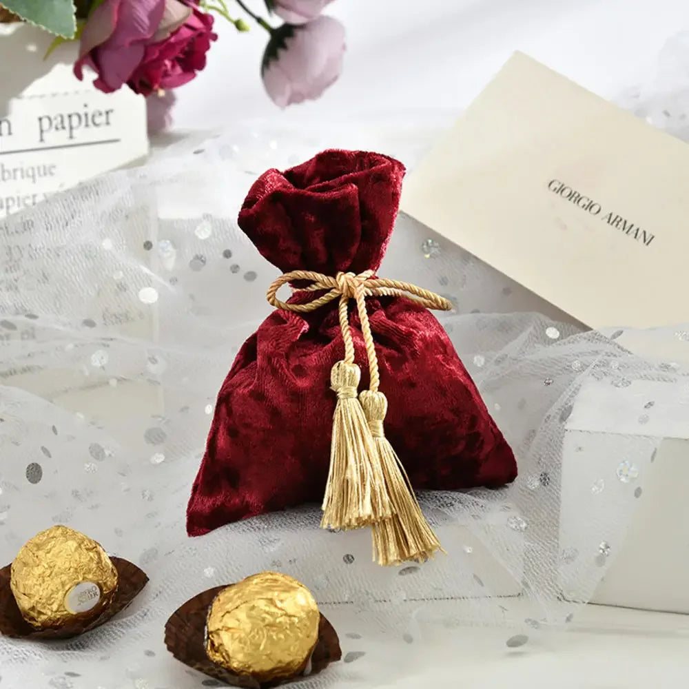Luxury Packing Drawstring Velvet Pouch Sachet Gift Bag For Jewelry Wedding Candy Boxes With Pearl String Decor Favors Bags