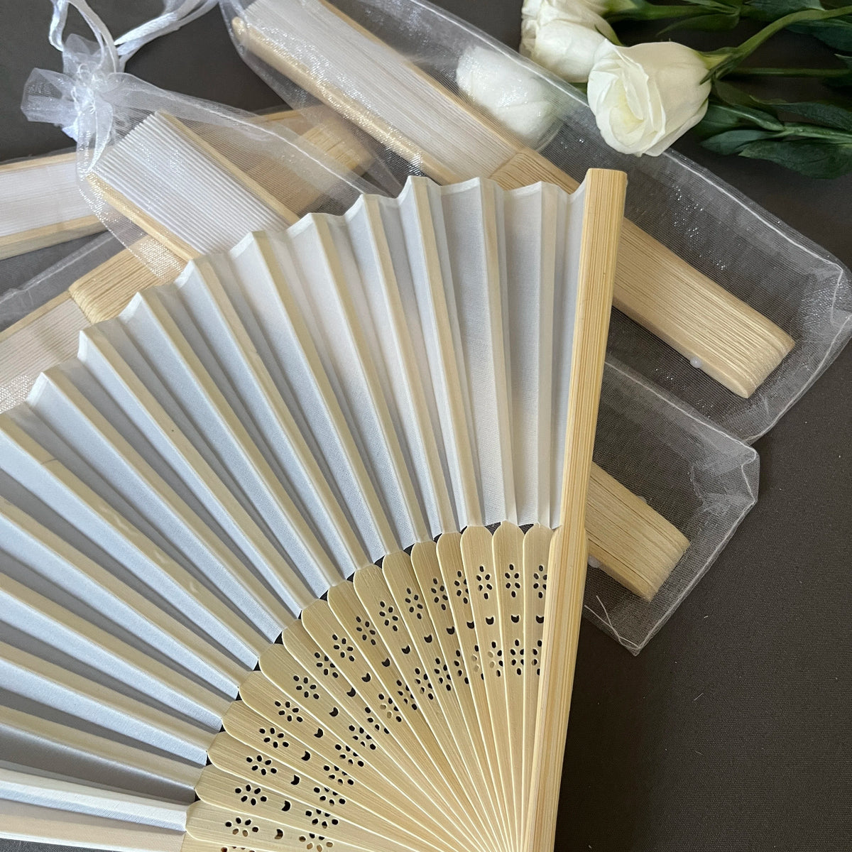 20/90 Personalized Engraved White Folding Elegant Silk Hand Fan with Gift bag with organza & Portable Party Wedding Supplies
