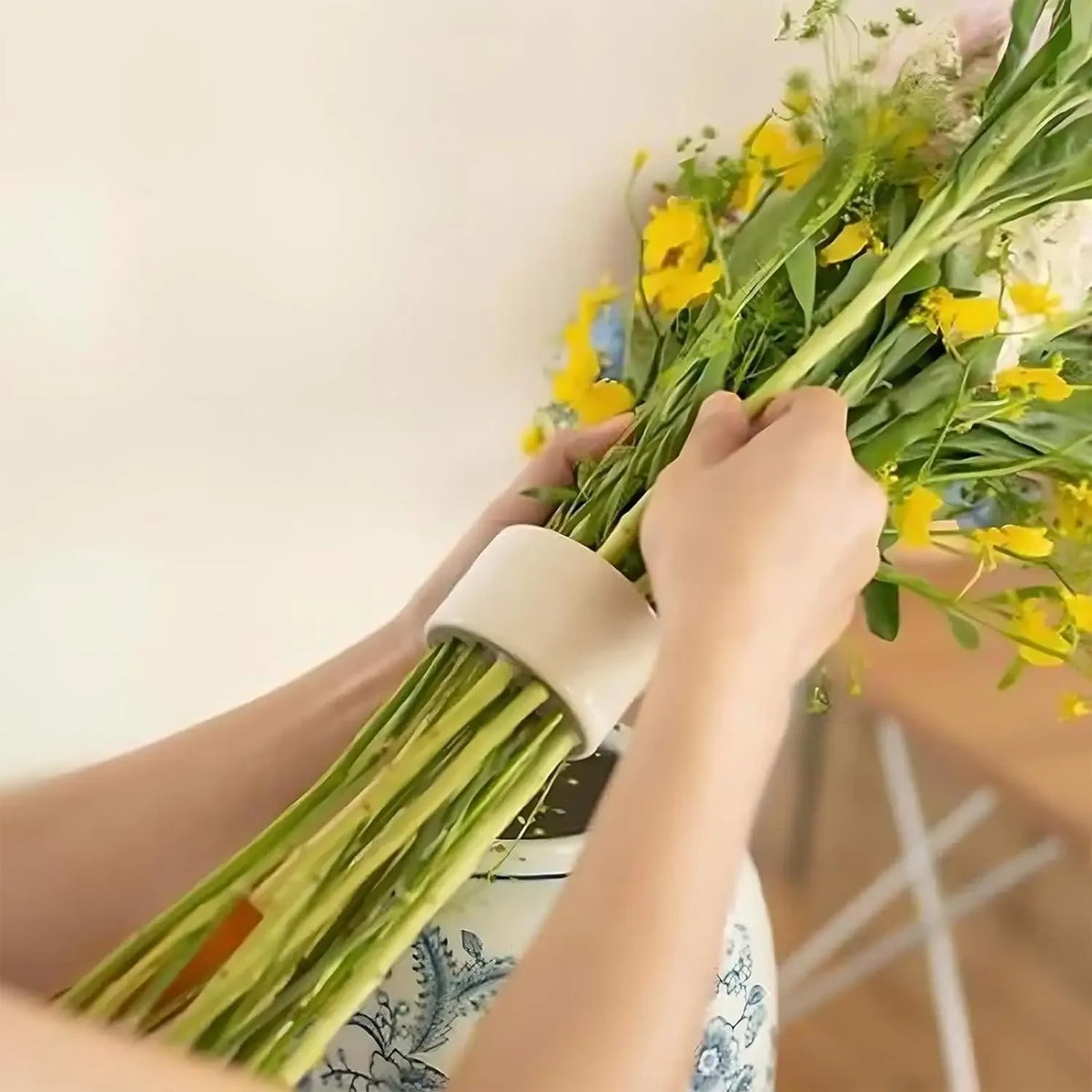 2024 New Spiral Ikebana Stem Holder Spiral Stem Holder for Vases Flower Arrangement Holder for Home and Office Decoration Flower