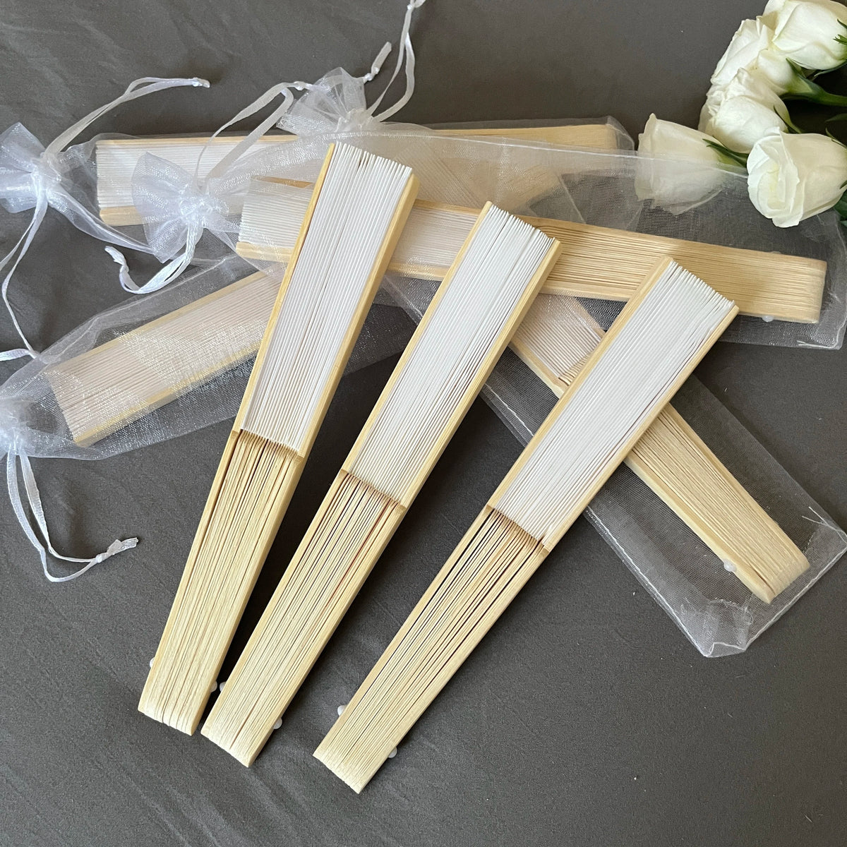 20/90 Personalized Engraved White Folding Elegant Silk Hand Fan with Gift bag with organza & Portable Party Wedding Supplies