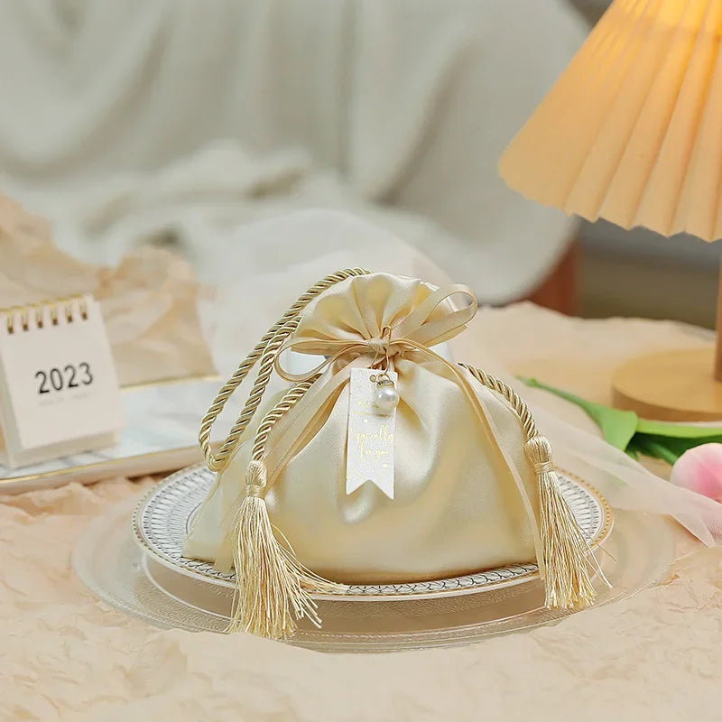 Luxury Packing Drawstring Velvet Pouch Sachet Gift Bag For Jewelry Wedding Candy Boxes With Pearl String Decor Favors Bags