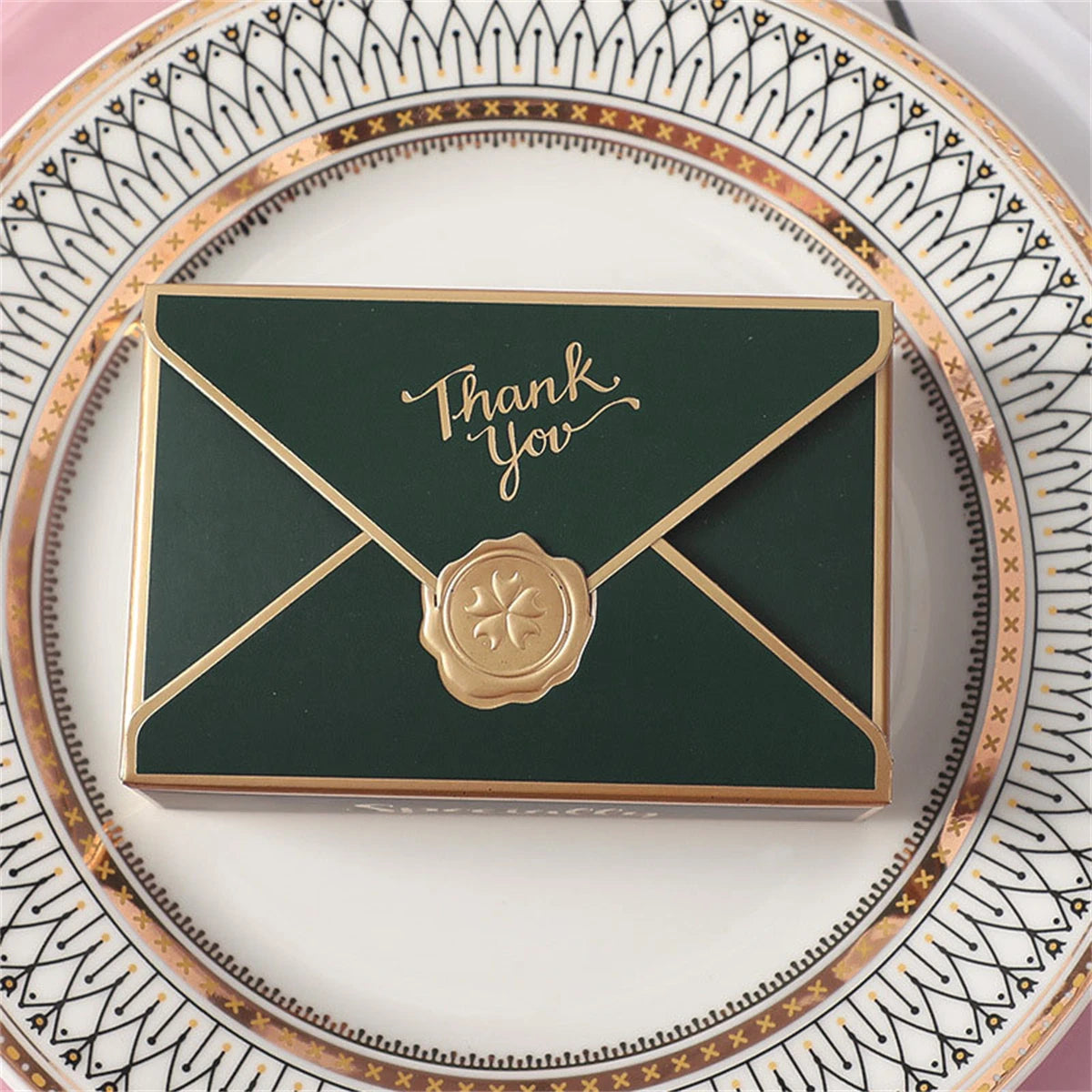 10pcs/Lot Simple Creative Bronzing Gift Box Packaging Envelope Shape Wedding Candy Bags Birthday Party Cosmetic Packaging Box