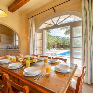 Snip Farmhouse